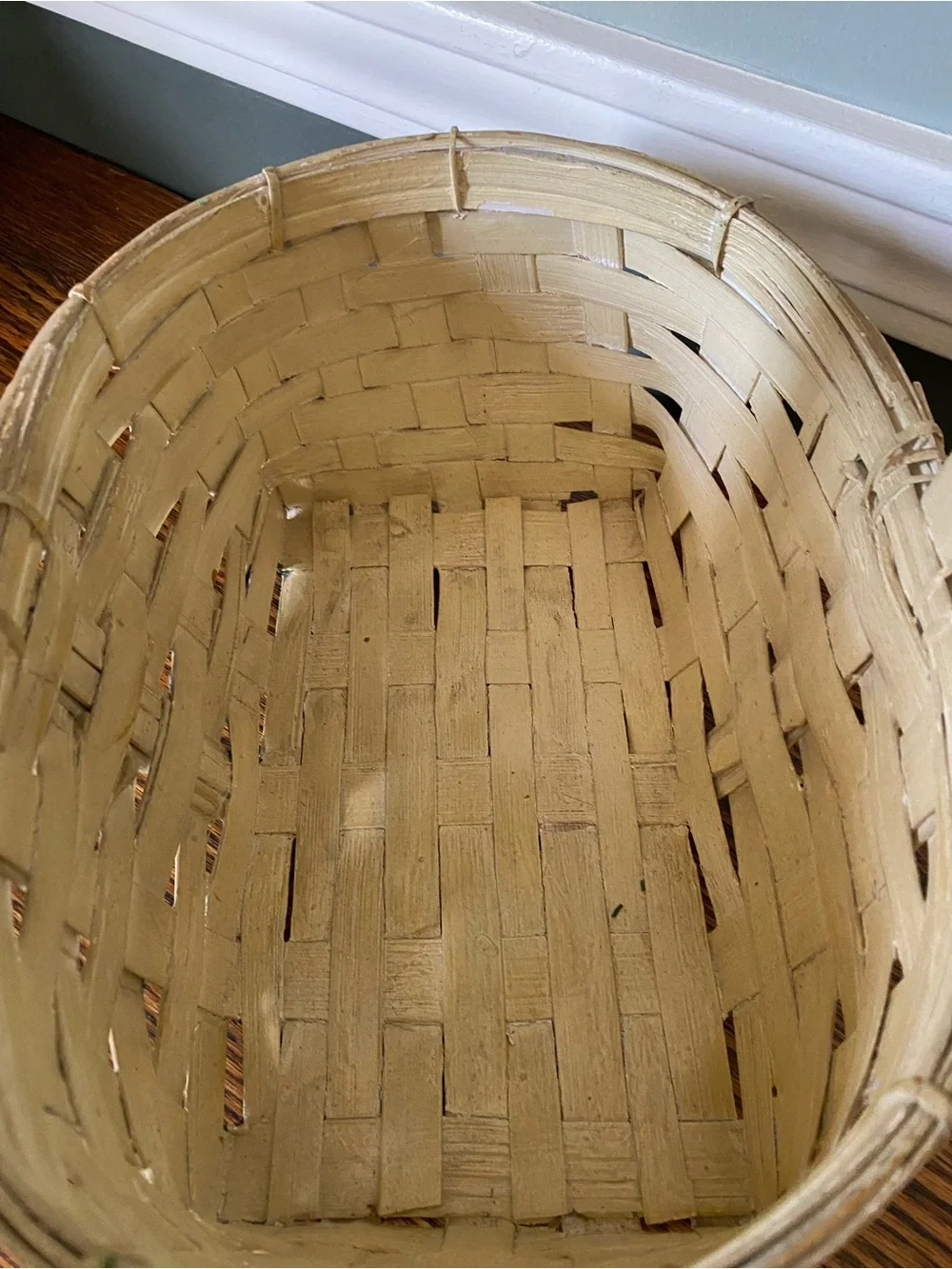 Vintage Wicker Mail Basket Raised Paint Design Mail Box Seagull Cottage Coastal